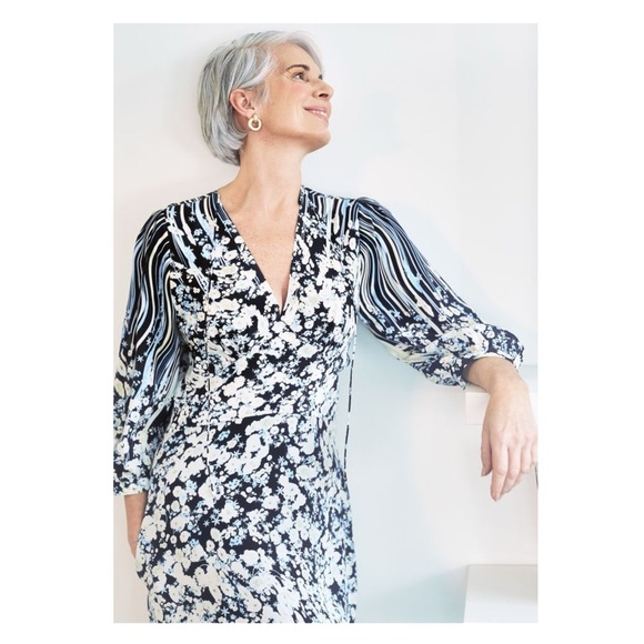 DOROTHY SCHUMACHER Blooming Love Midi Dress Silk Floral Blue White Small NWT - Picture 4 of 16